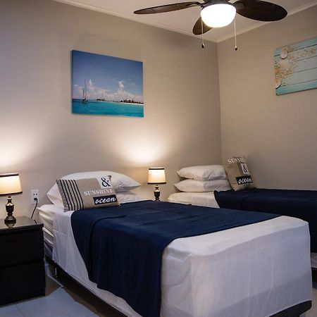 The Pier Beach Inn & Suites 빌렘스타트 외부 사진