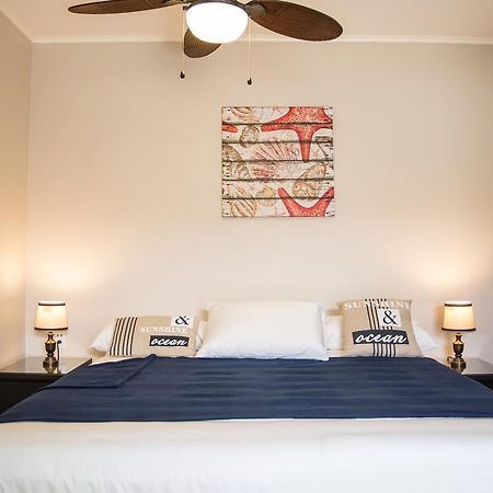 The Pier Beach Inn & Suites 빌렘스타트 외부 사진
