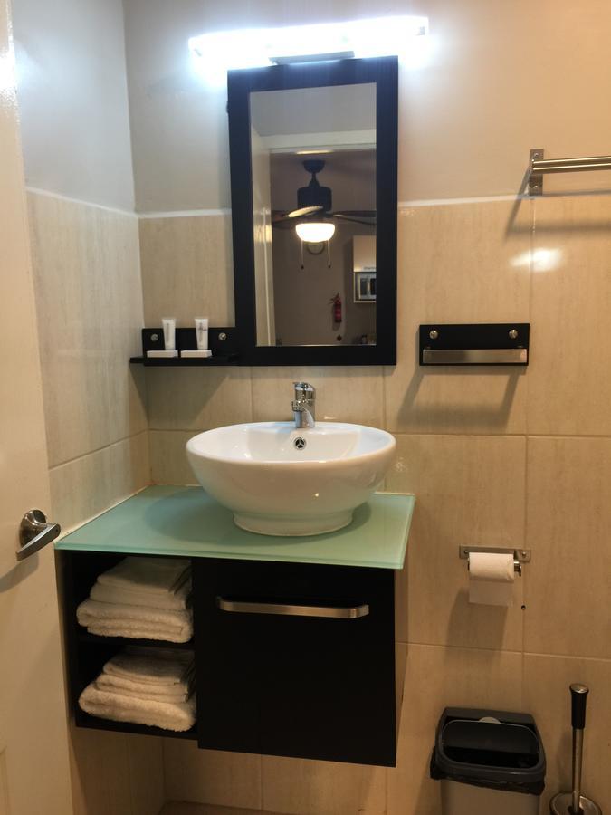 The Pier Beach Inn & Suites 빌렘스타트 외부 사진