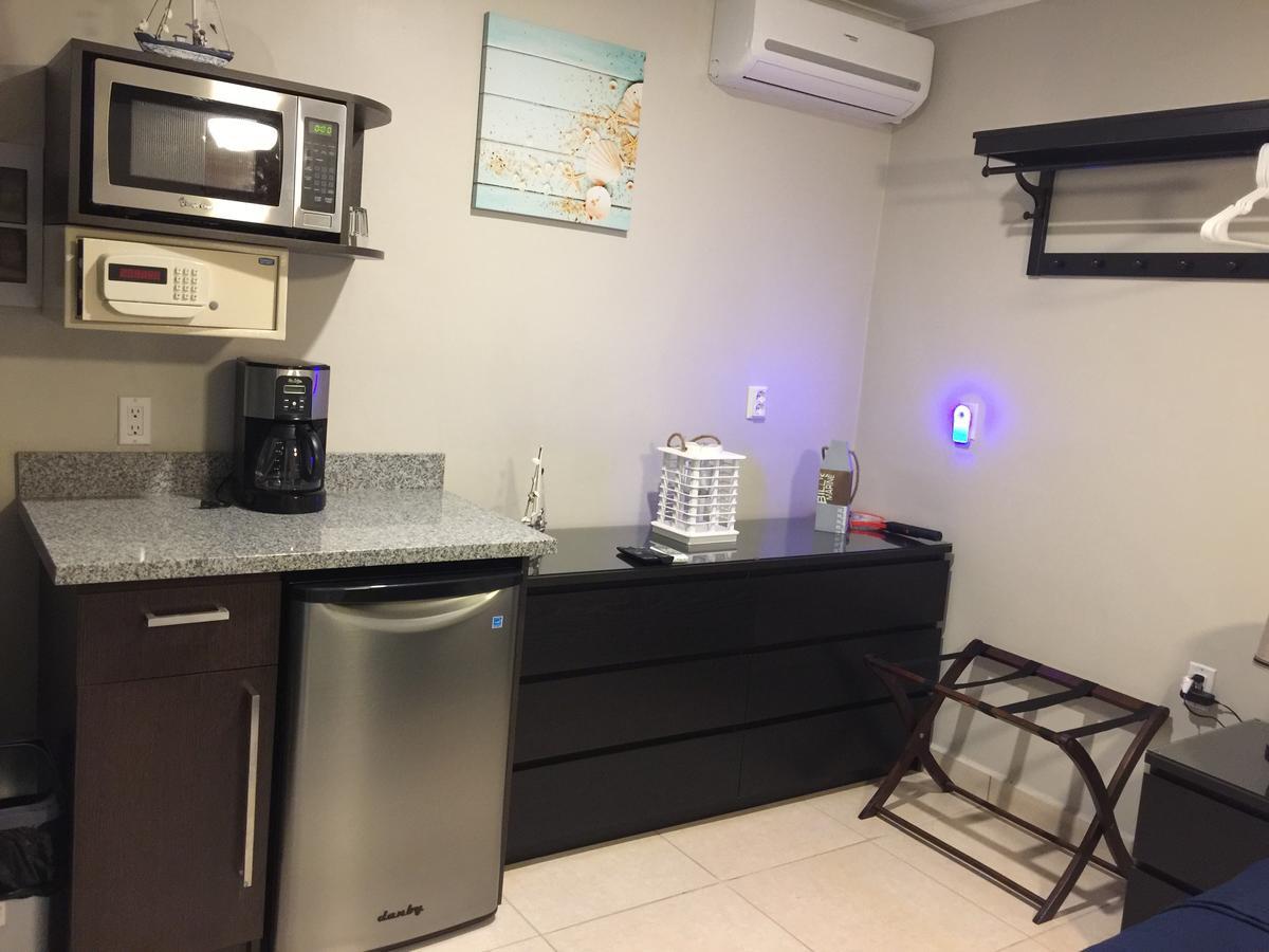 The Pier Beach Inn & Suites 빌렘스타트 외부 사진