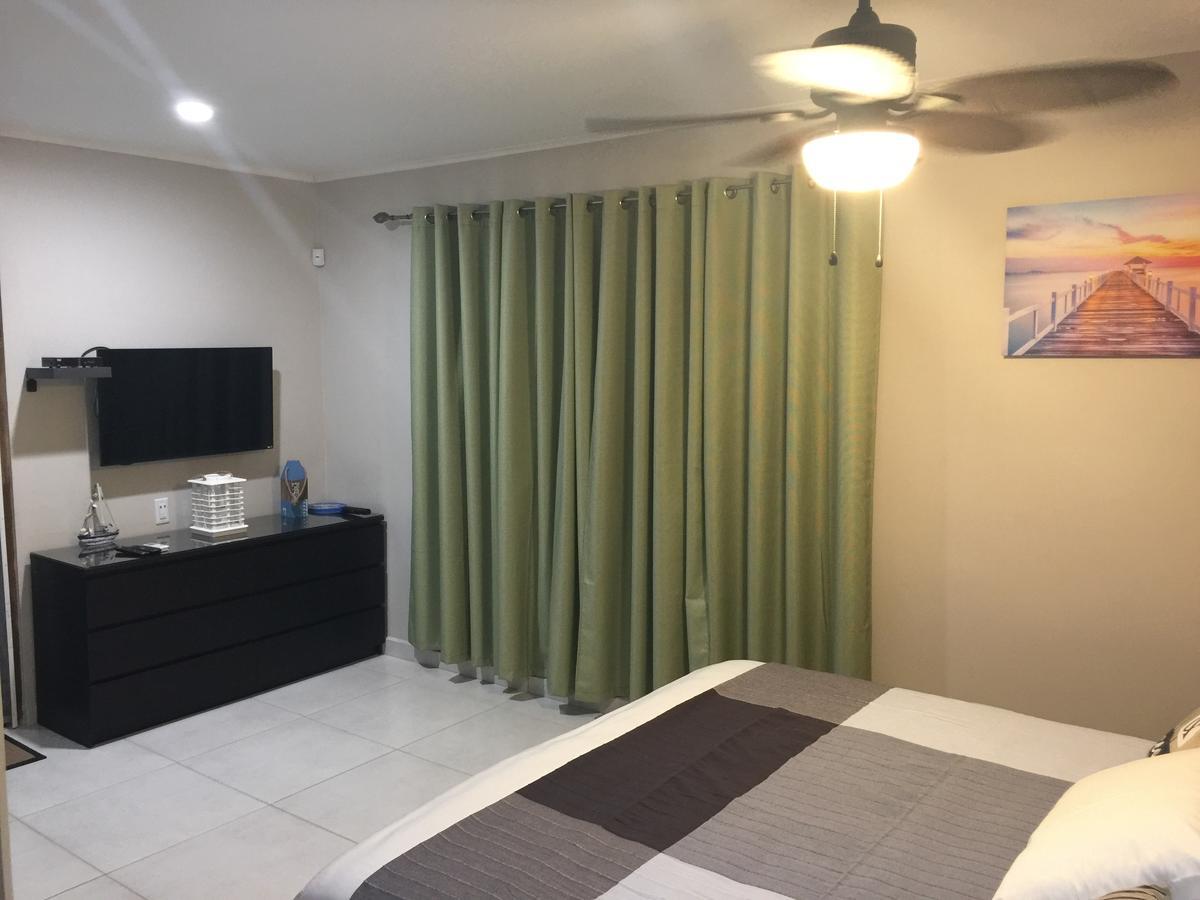 The Pier Beach Inn & Suites 빌렘스타트 외부 사진