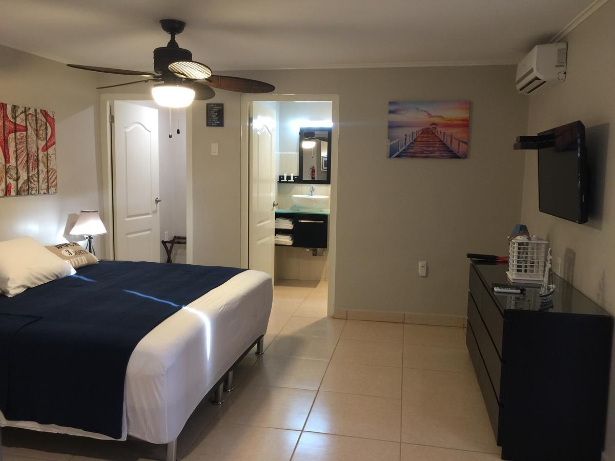 The Pier Beach Inn & Suites 빌렘스타트 외부 사진