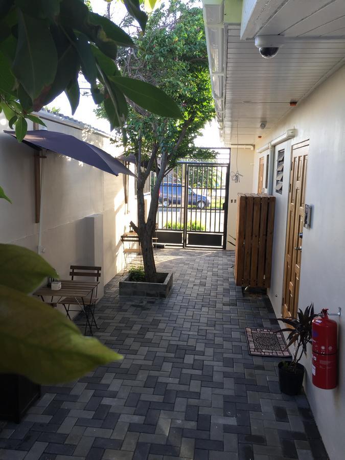 The Pier Beach Inn & Suites 빌렘스타트 외부 사진
