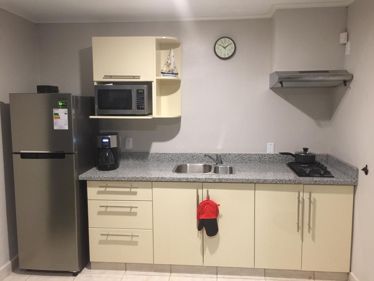 The Pier Beach Inn & Suites 빌렘스타트 외부 사진