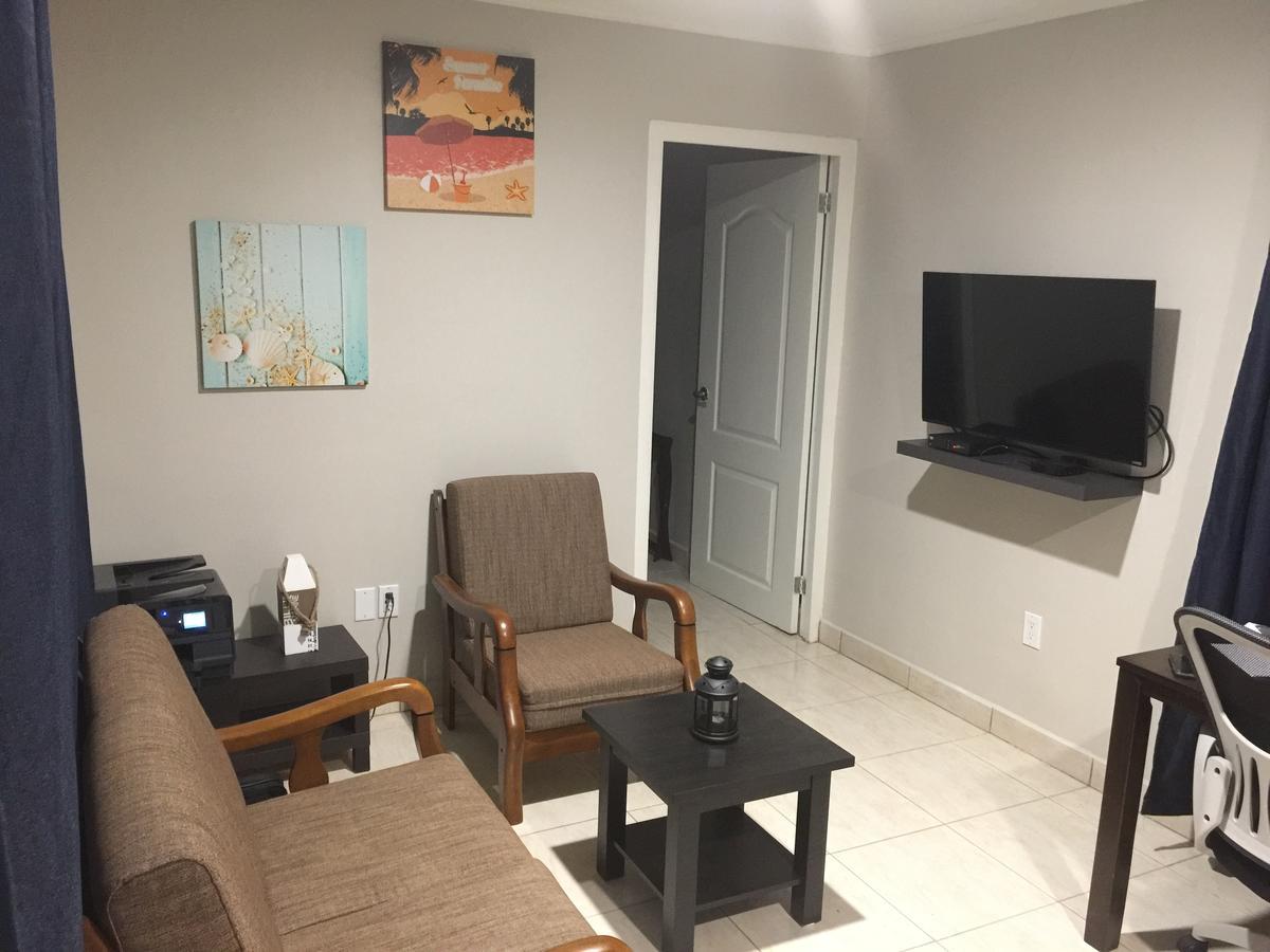 The Pier Beach Inn & Suites 빌렘스타트 외부 사진
